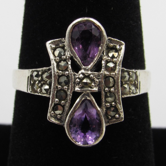 Jewelry - Vintage Size 7.75 Sterling Unique Amethyst Ring